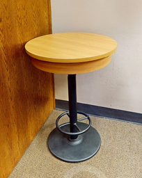 [#C4-10] Standing round lab table
