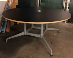 [#C4-1] Black round table (66") 