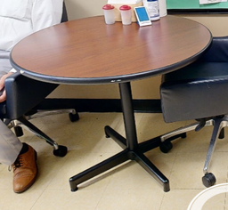 [#C4-16] Round meeting table