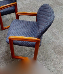 [#B9-2] Checkered guest chair, wood