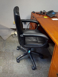 [#B13-7] Black executive task chair with arms