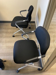 [#B8-24] GUEST CHAIRS