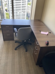[#E6-72] 66x71x29 L SHAPED DESK