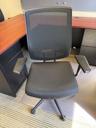 [#B13-109] DESK CHAIR