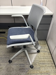 [#B8-221] DESK CHAIR