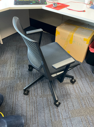 [#B13-44] Office chair 4