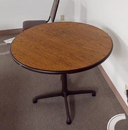 [#C5-53] Round meeting table 3 wht top 3 wood top