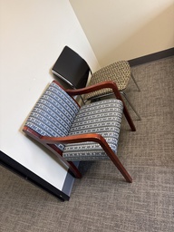 [#B9-112] GUEST CHAIRS