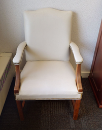 [#B9-5] Tall back guest chair, wht