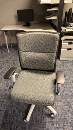[#B13-11] Task Chair - Think 1