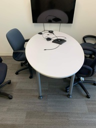 [#C5-79] Oval Huddle Table White - Steelcase