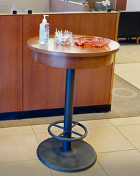 [#C10-19] Standing lab round table