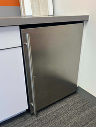 [#G9] Mini Fridge