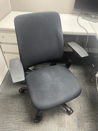 [#B13-4] Black cushion seat/Black cushion back task chair