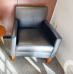 [#B12-9] Navy lounge chair