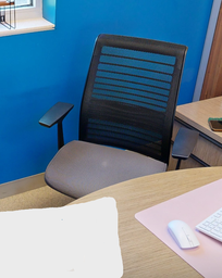 [#B13-3] Task chair with arms