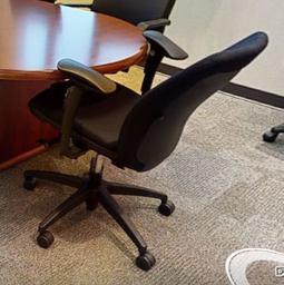 [#B13-3] Blue task chair w/arms