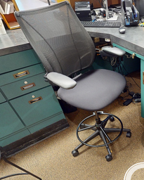 [#B13-7] Teller task chair w/arms