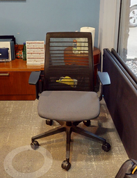[#B13-4] Task chair, with arms