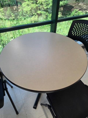 [#C2-37] ROUND BREAK ROOM TABLE