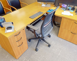 [#B13-4] Task chair, with arms