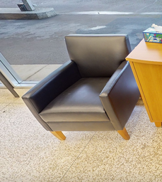 [#B12-7] Black lounge chair
