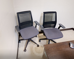 [#B13-5] Task chair with arms
