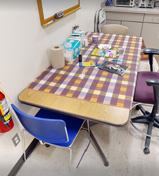 [#C4-15] Square break table