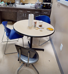 [#C4-16] Round meeting table
