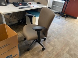 [#B13-22] Grey Task Chair With Arms