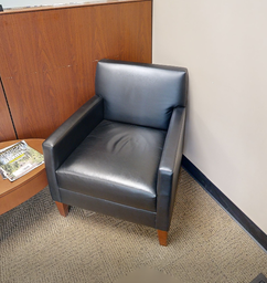[#B12-5] Black lounge chair