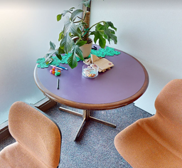 [#C4-13] Round meeting table
