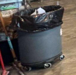 [#G4-14] 33 gallon Garbage cans