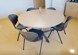 [#B4-10] café chairs