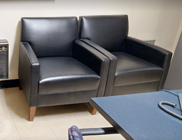 [#B12-5] Black lounge chair