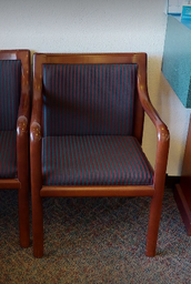 [#B9-4] guest chair - striped