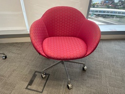 [#B12-4] AC Forster Armchair
Dark pink upholstery
5-Star chromed base on castors