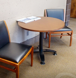 [#C4-15] Round meeting table