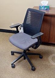 [#B13-3] Task chair, with arms
