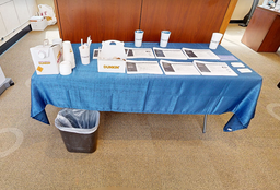 [#C8-7] Folding table