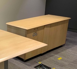 [#00-8] Medium Credenza