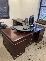 [#E6-img_0063] Desk - L Shaped