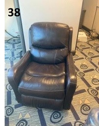 [#B12-70] BROWN LEATHER RECLINER-E5