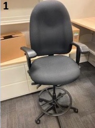 [#B13-82] Black Stool