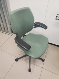 [#B13-1] Green Task Chair