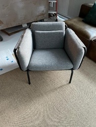 [#B12-7] Gray Lounge Chair