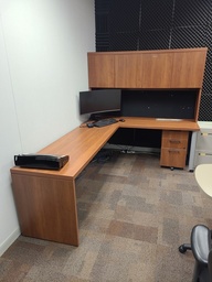 [#E6-16] Bureau en forme de L - 8' x 6' x 6' de hauteur