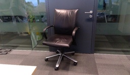 [#B13-136] TASK CHAIR leather worn down