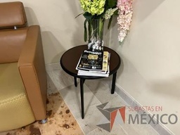 [#C11-18] Mesa de apoyo circular con 3 patas metálicas