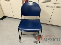 [#B4-32] Silla de visita con base tipo trineo color negro, asiento y respaldo liso color azul 
